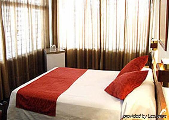 Austral Hotel Montevideu Quarto foto