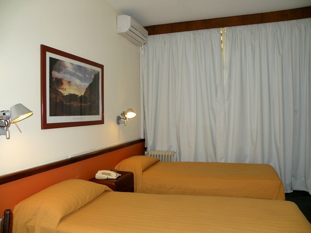 Austral Hotel Montevideu Quarto foto